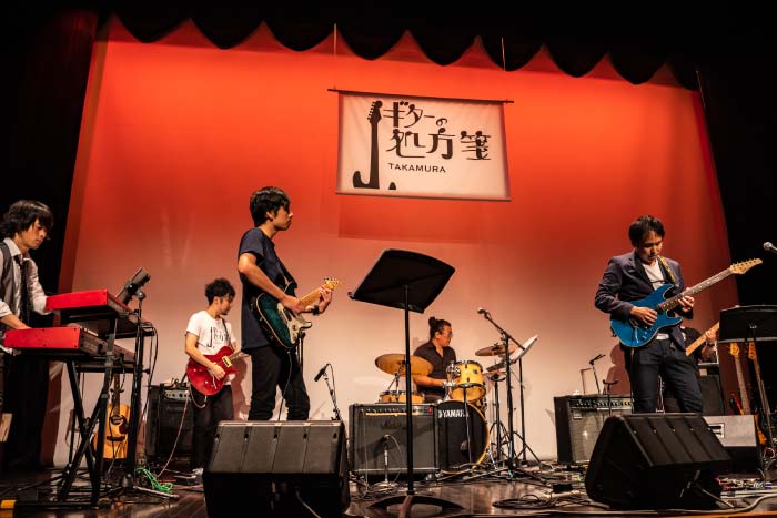 ライブステージ